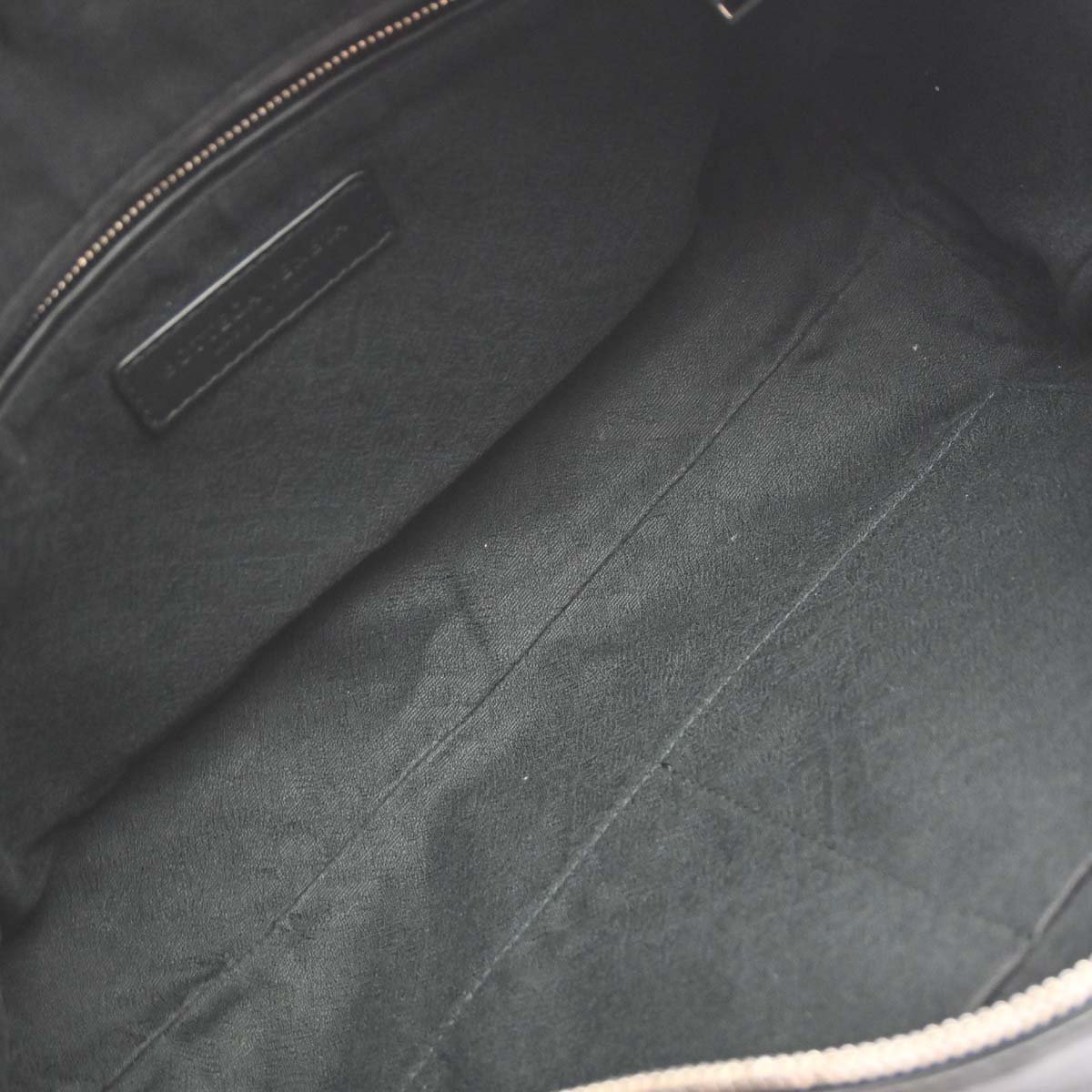 Bottega Veneta Zip Clutch Leather with Intrecciato Snakeskin Detail Zwart