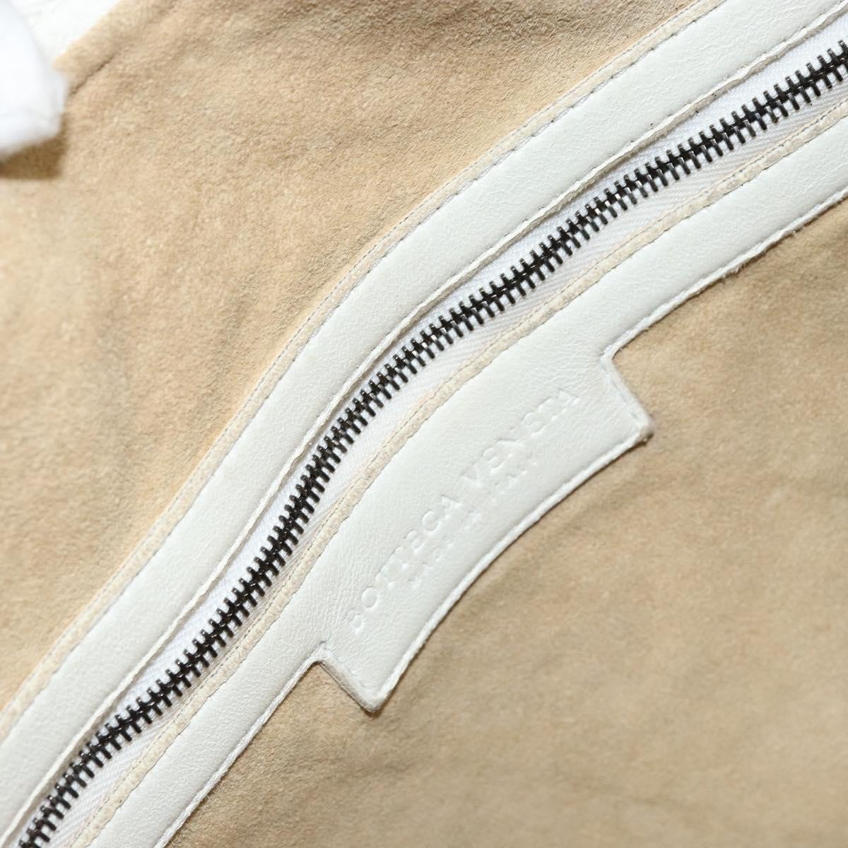 Bottega Veneta Bottega Veneta Veneta Hobo Perforated Intrecciato Nappa Medium Wit