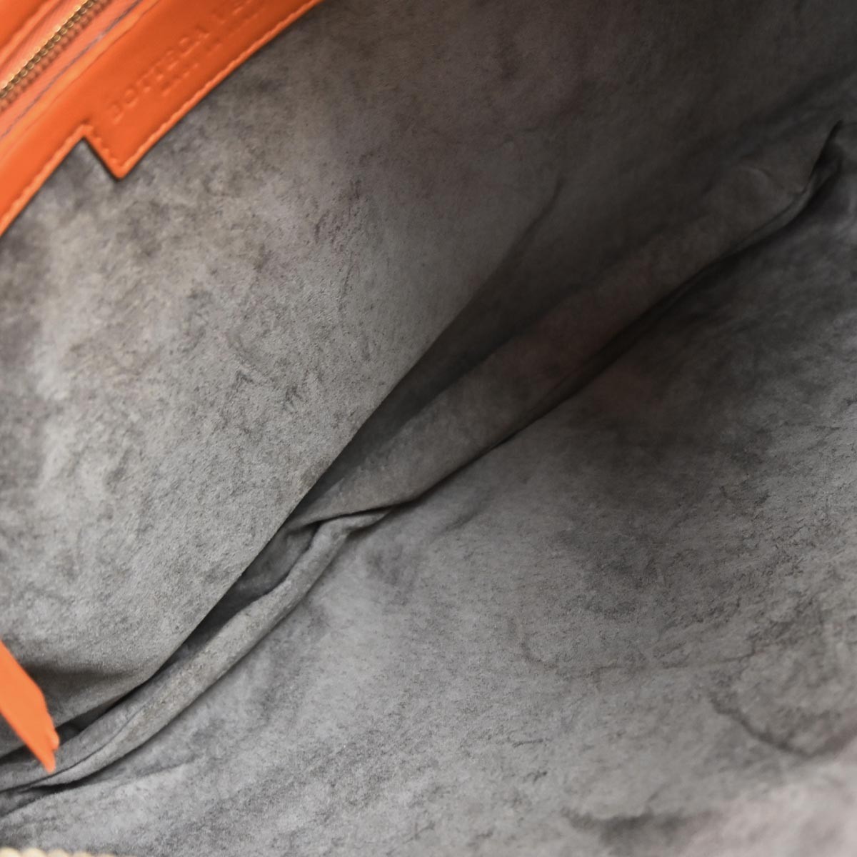 Bottega Veneta Bottega Veneta Hop Hobo Intrecciato Leather Large Oranje