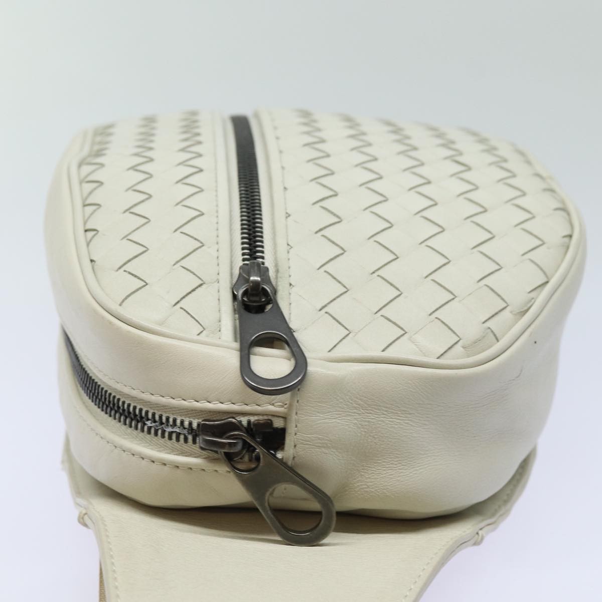 Bottega Veneta Bottega Veneta Front Zip Belt Bag Intrecciato Nappa Wit