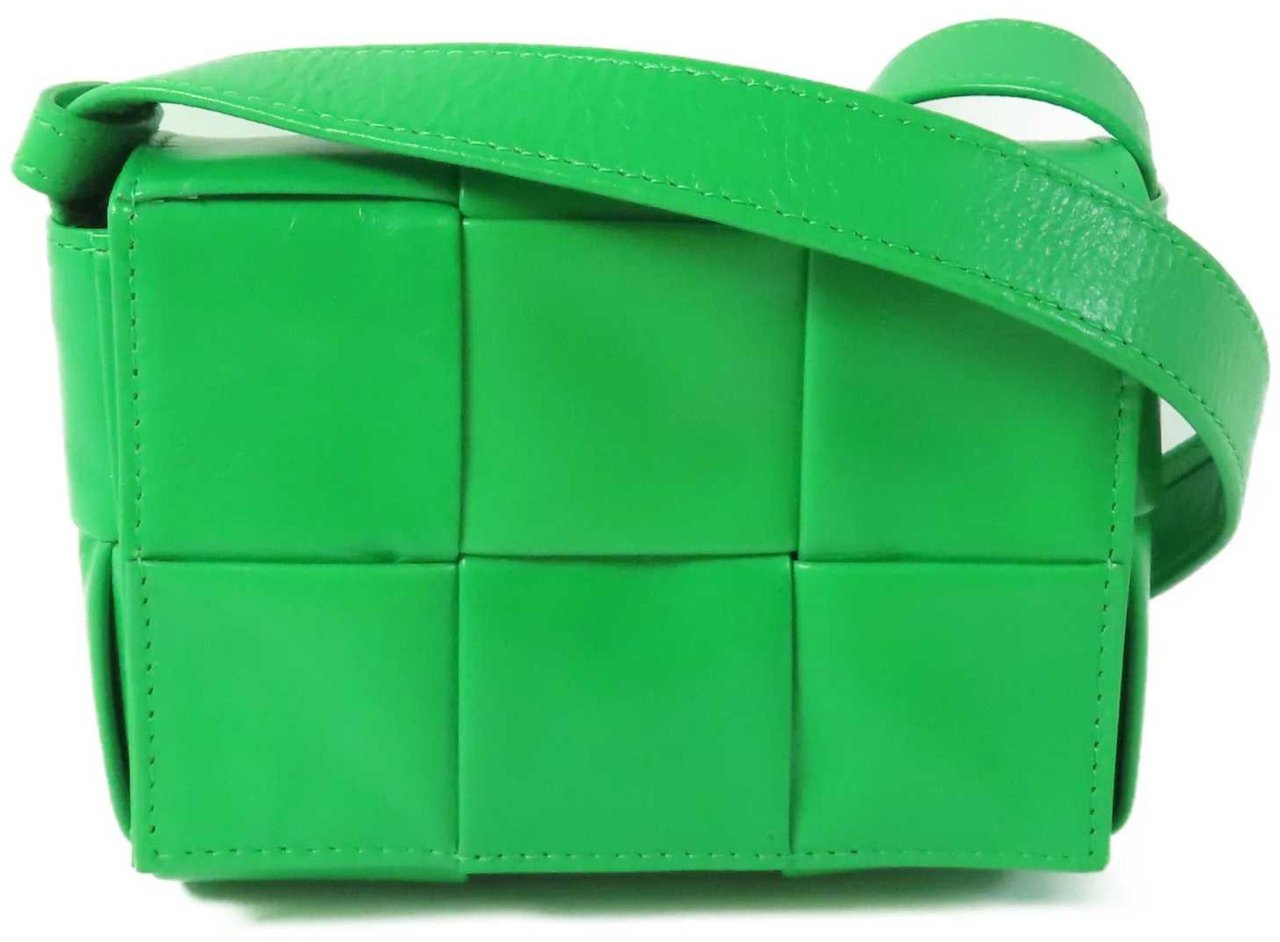 Bottega Veneta Candy Cassette Maxi Intrecciato Leather Mini Groen