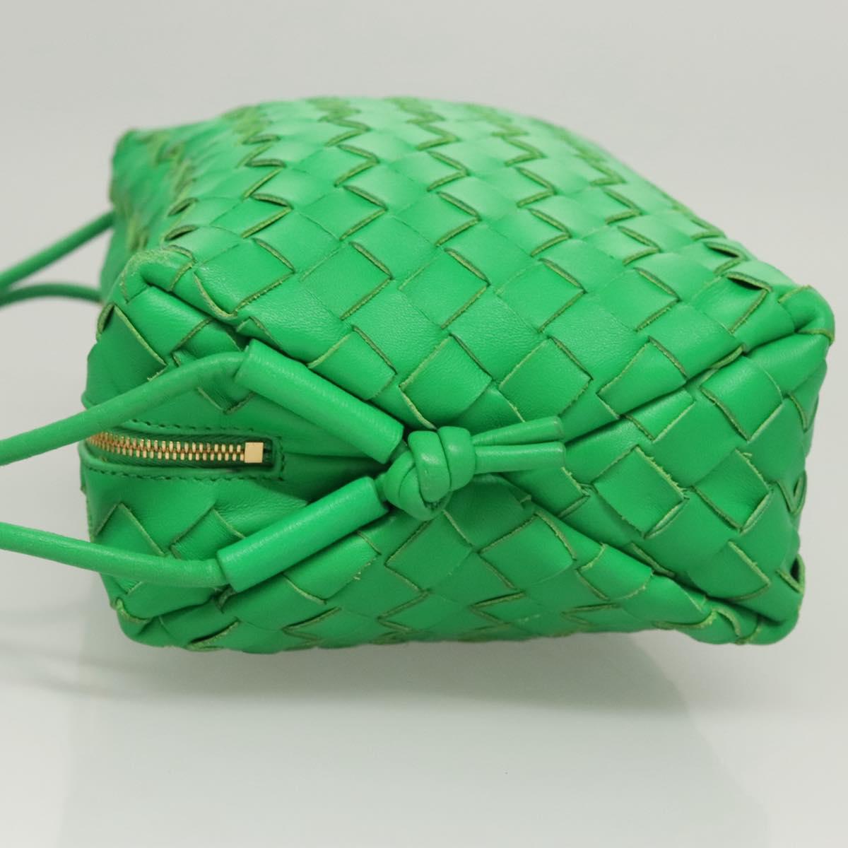 Bottega Veneta Bottega Veneta Loop Crossbody Bag Intrecciato Nappa Small Groen