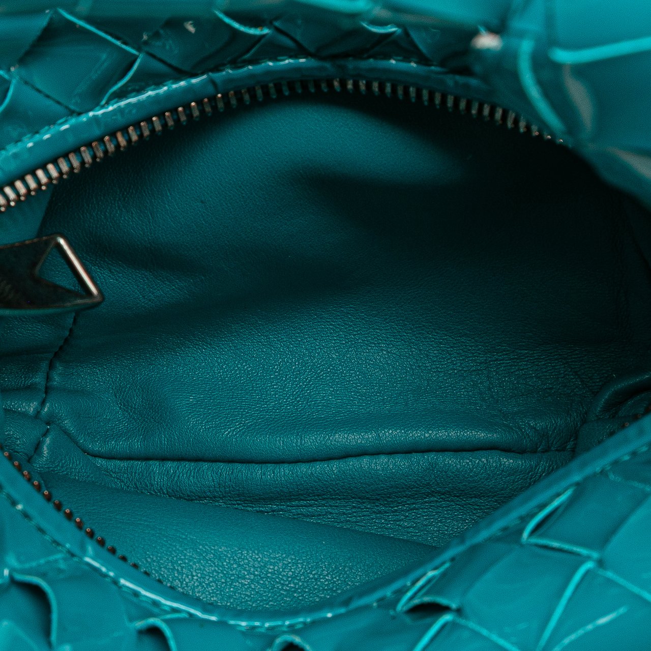 Bottega Veneta Mini Patent Intrecciato Jodie Blauw