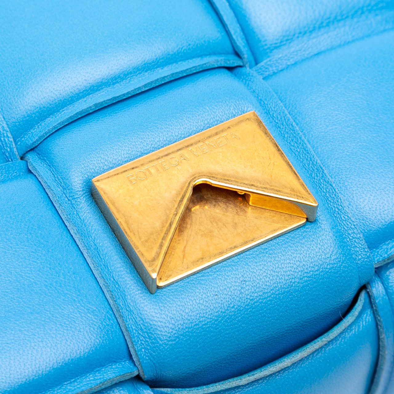 Bottega Veneta Nappa Intrecciato Padded Chain Cassette Satchel Blauw