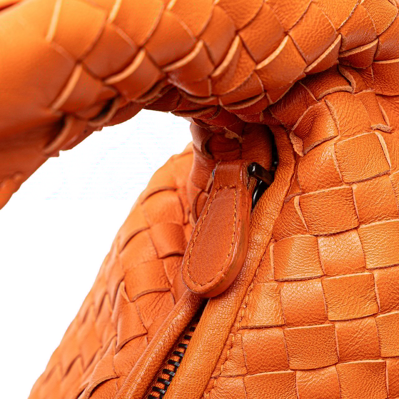 Bottega Veneta Medium Nappa Intrecciato Fuzzy Veneta Hobo Oranje