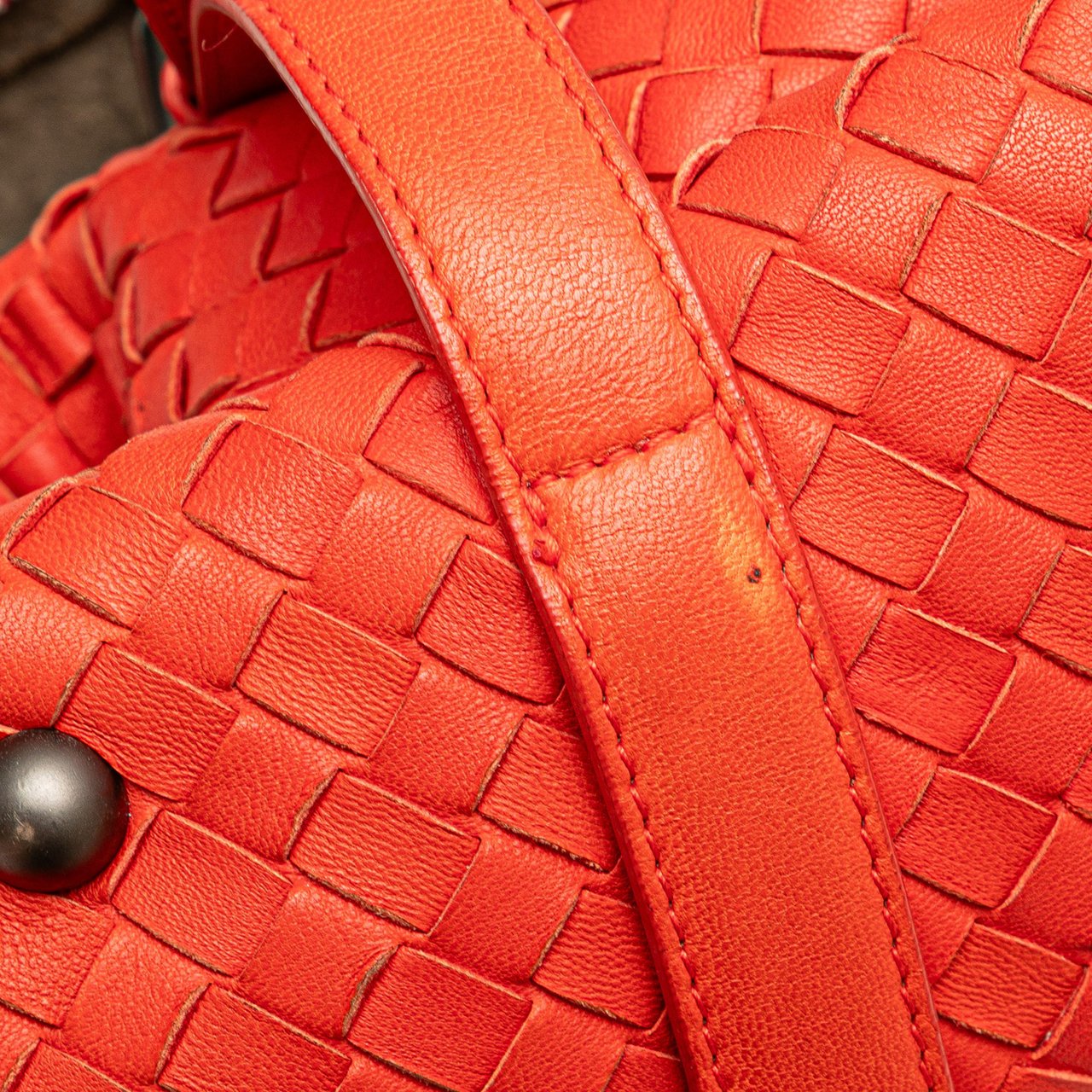 Bottega Veneta Nappa Intrecciato Montaigne Shoulder Bag Rood