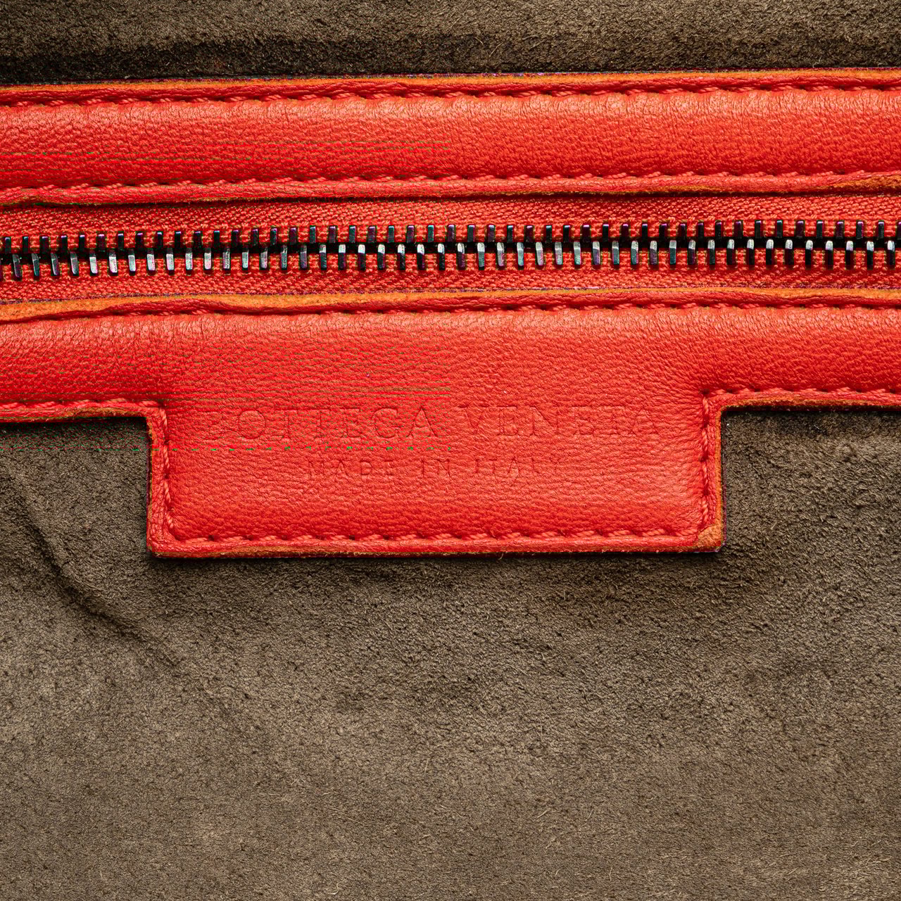 Bottega Veneta Nappa Intrecciato Montaigne Shoulder Bag Rood