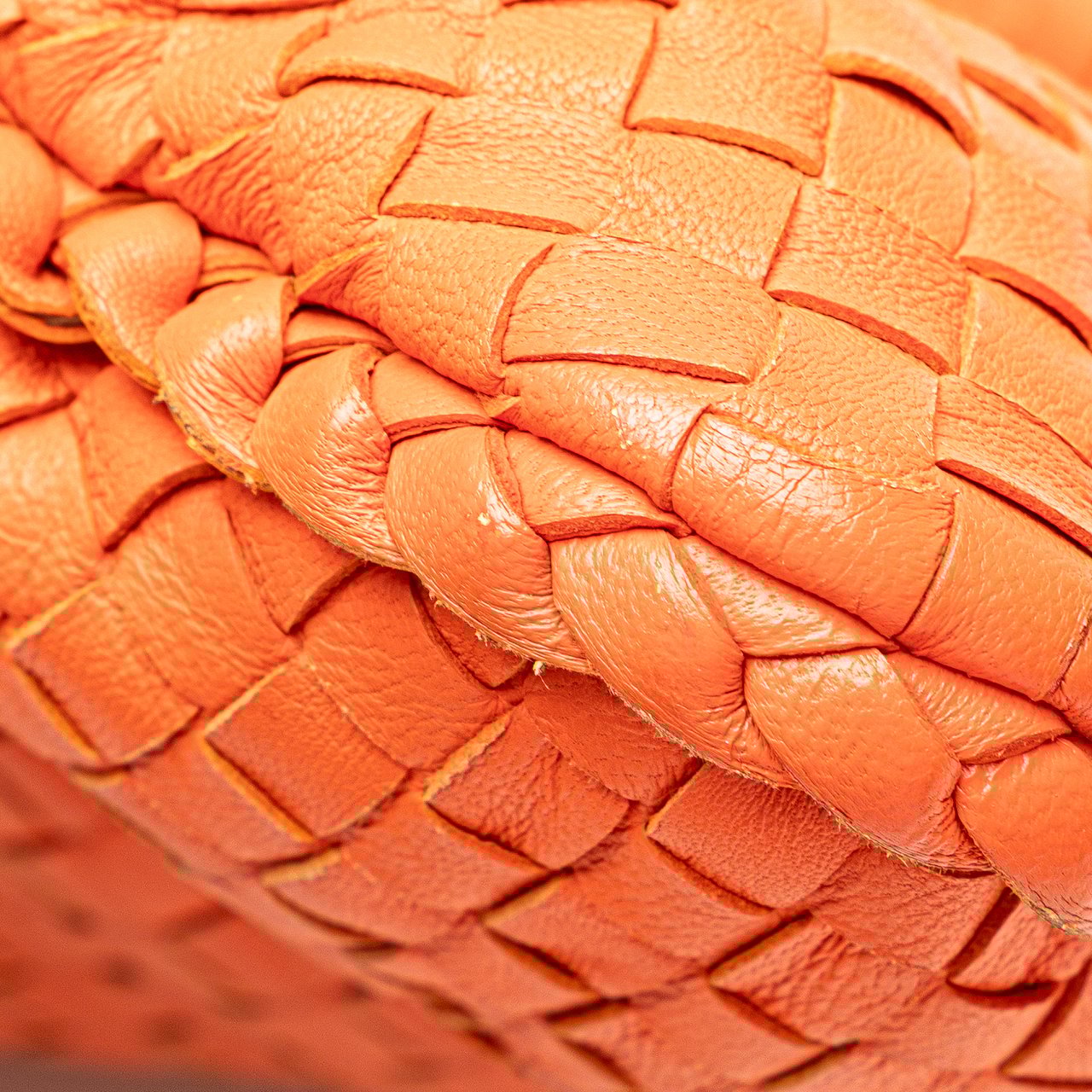 Bottega Veneta Medium Nappa Intrecciato Veneta Hobo Oranje