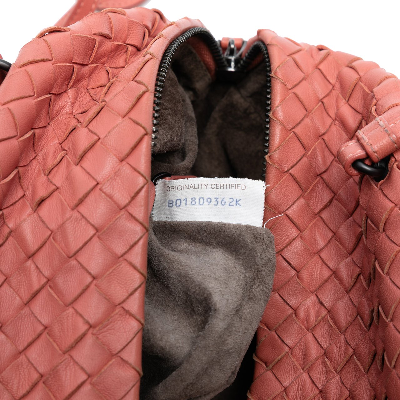 Bottega Veneta Nappa Intrecciato Cube Crossbody Roze