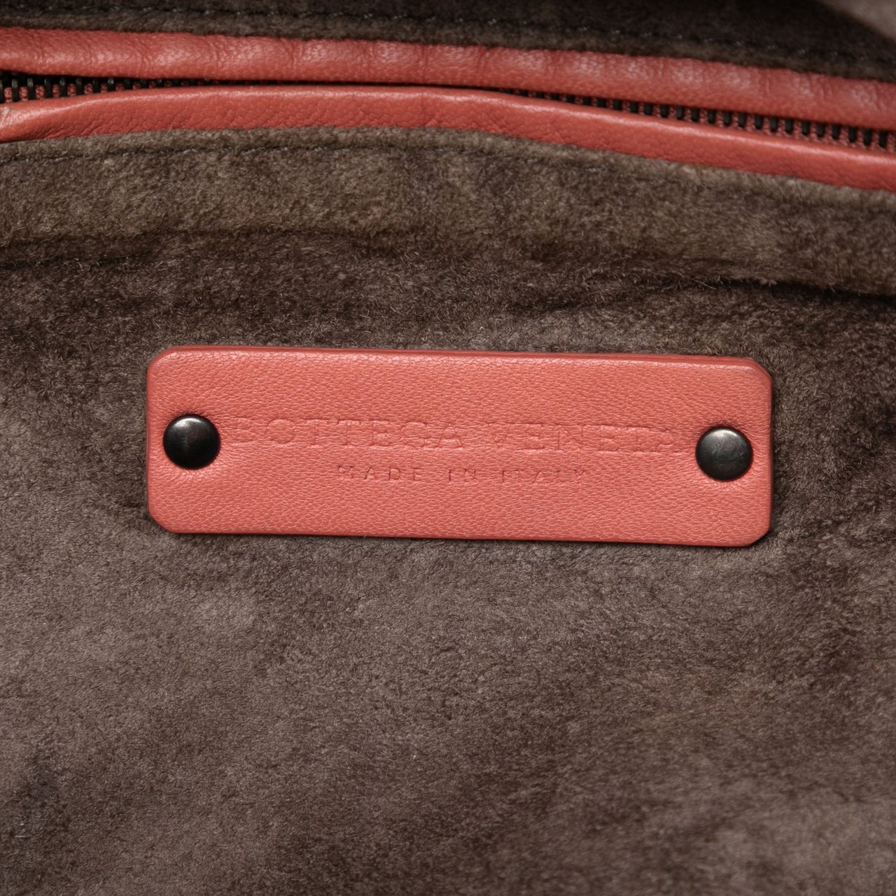 Bottega Veneta Nappa Intrecciato Cube Crossbody Roze