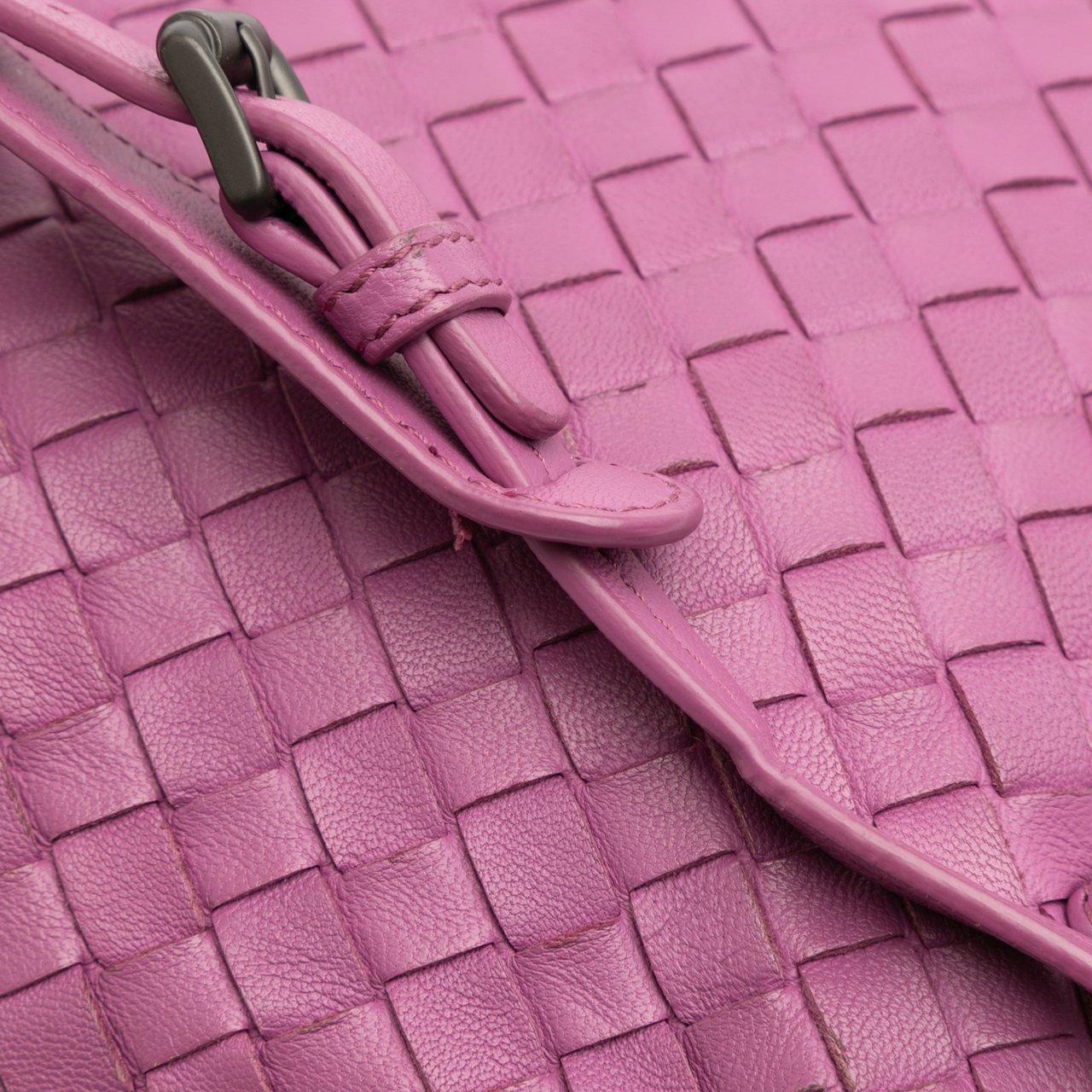 Bottega Veneta Nappa Intrecciato Nodini Crossbody Roze