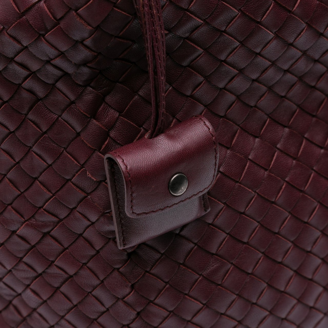 Bottega Veneta Nappa Intrecciato Shoulder Bag Rood