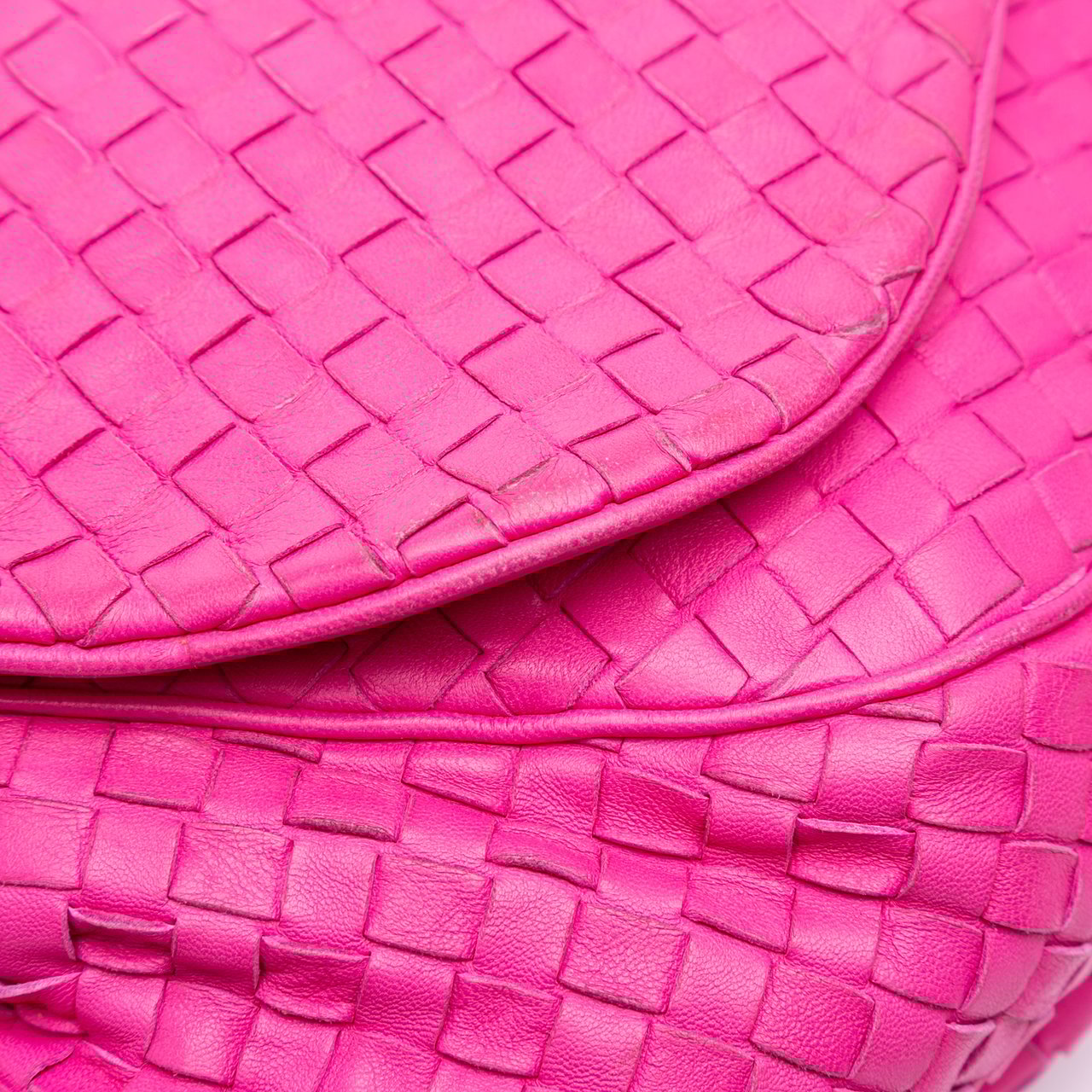 Bottega Veneta Nappa Intrecciato Flap Crossbody Roze