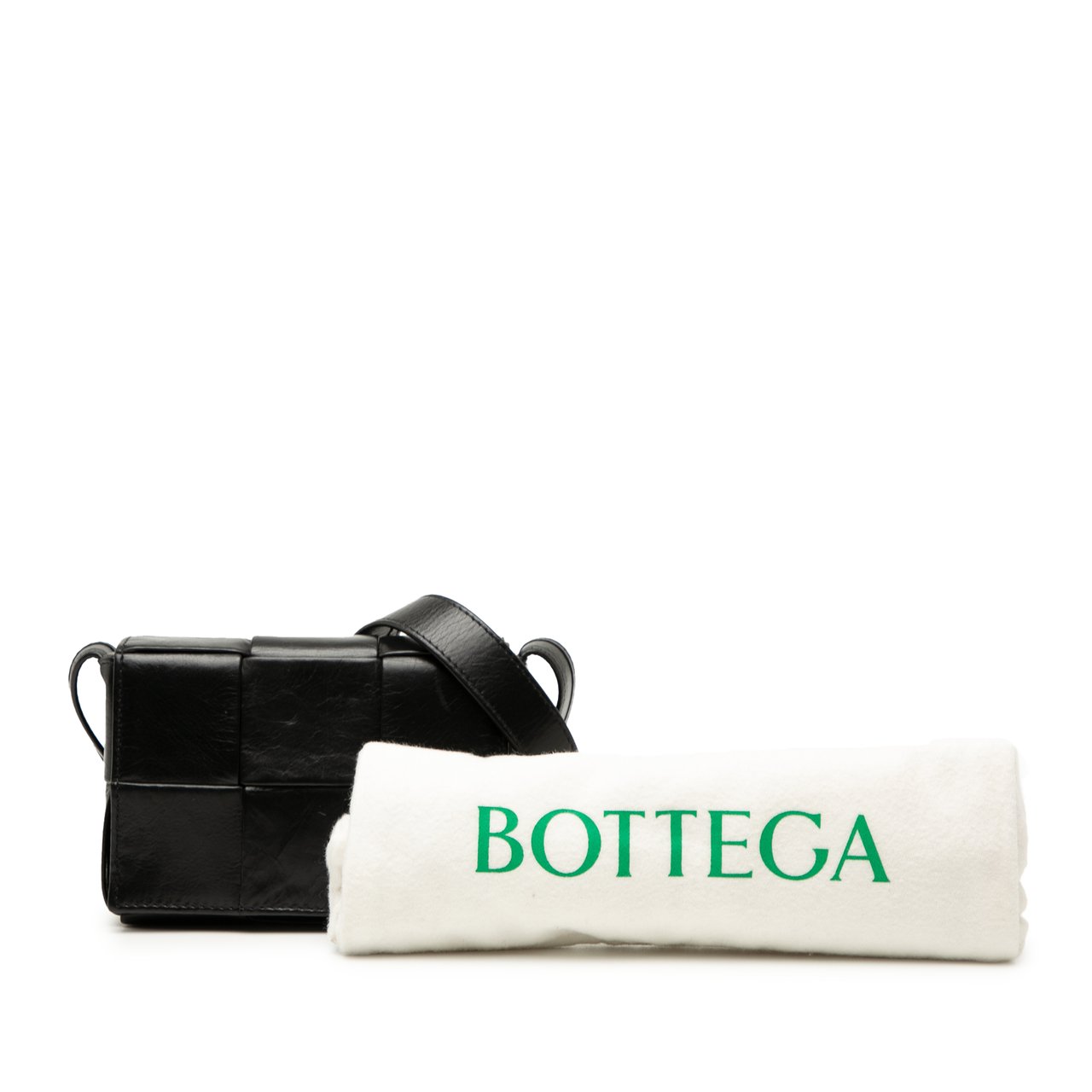 Bottega Veneta Candy Paper Calfskin Intrecciato Cassette Crossbody Zwart