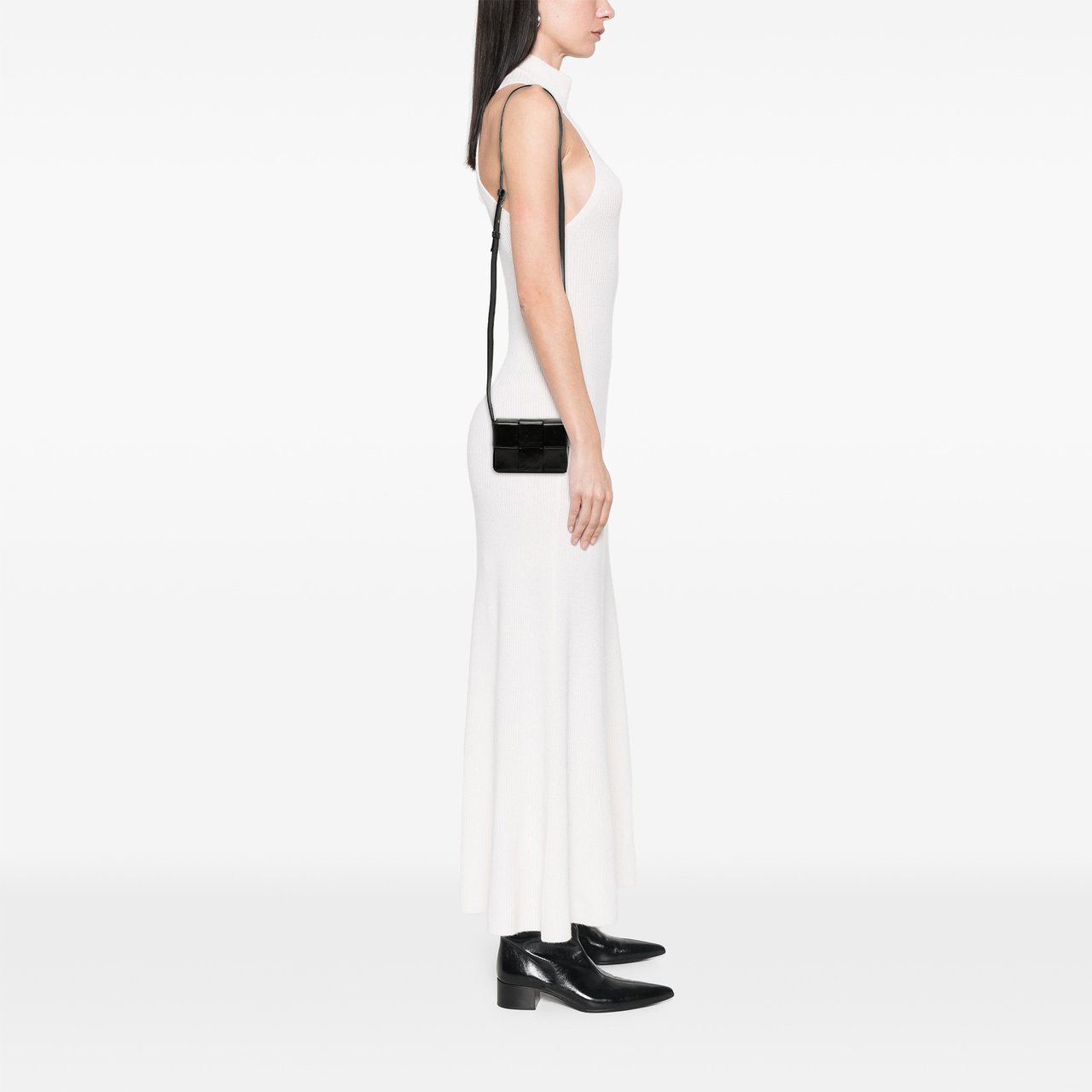 Bottega Veneta Candy Paper Calfskin Intrecciato Cassette Crossbody Zwart