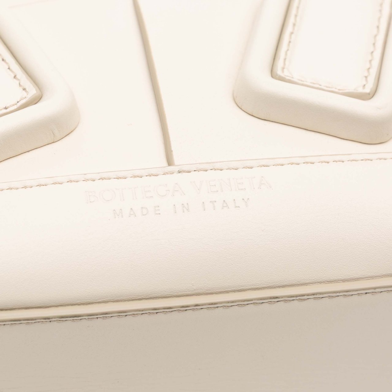 Bottega Veneta Mini Calfskin Maxi Intrecciato Arco Satchel Wit