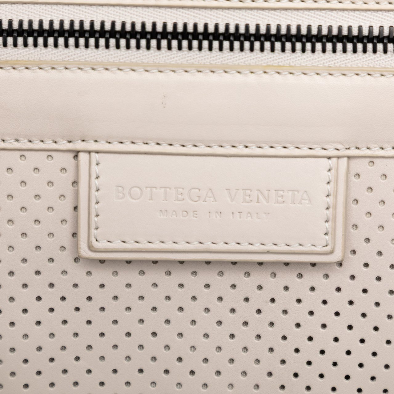 Bottega Veneta Perforated Calfskin Leggero Clutch Wit