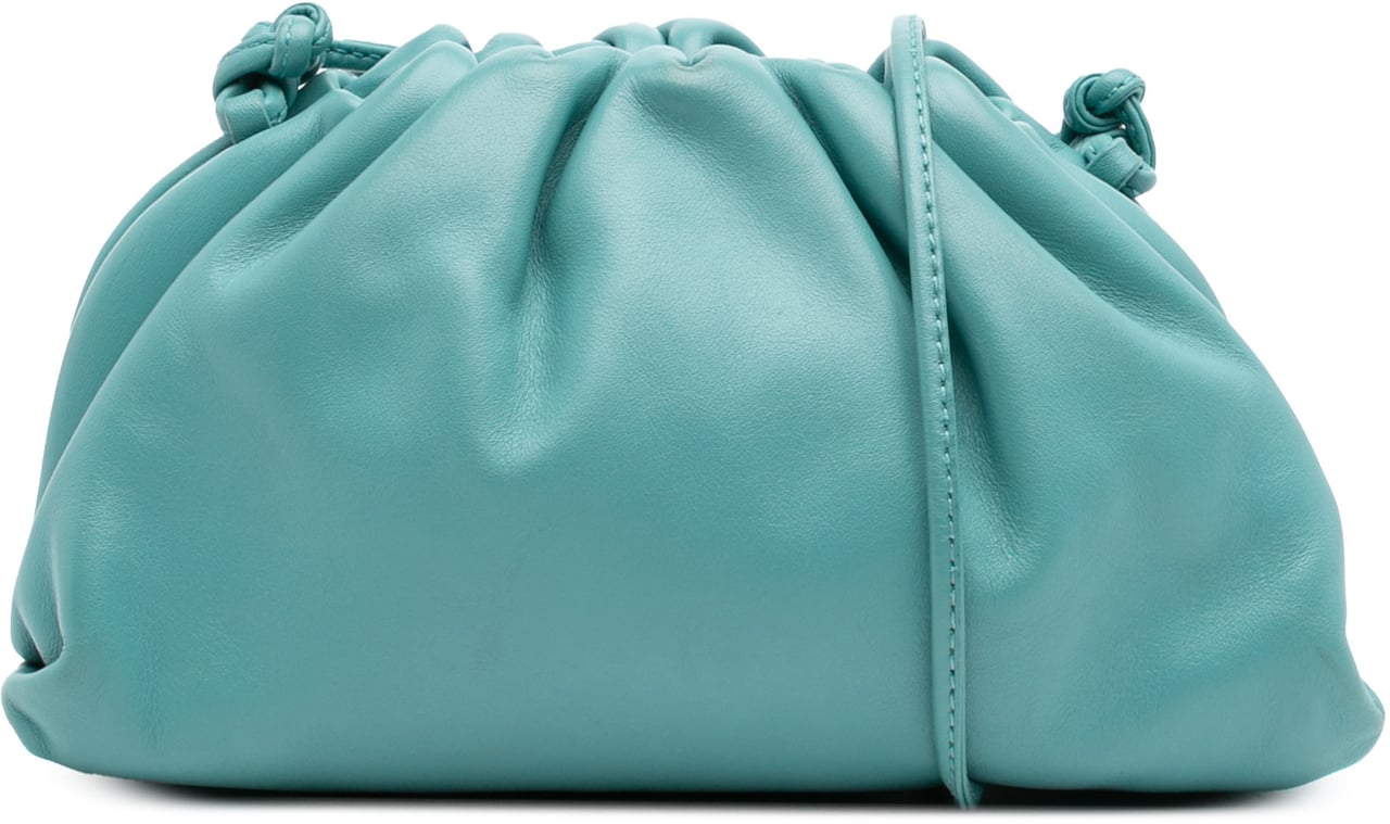Bottega Veneta Lambskin The Mini Pouch Crossbody Blauw