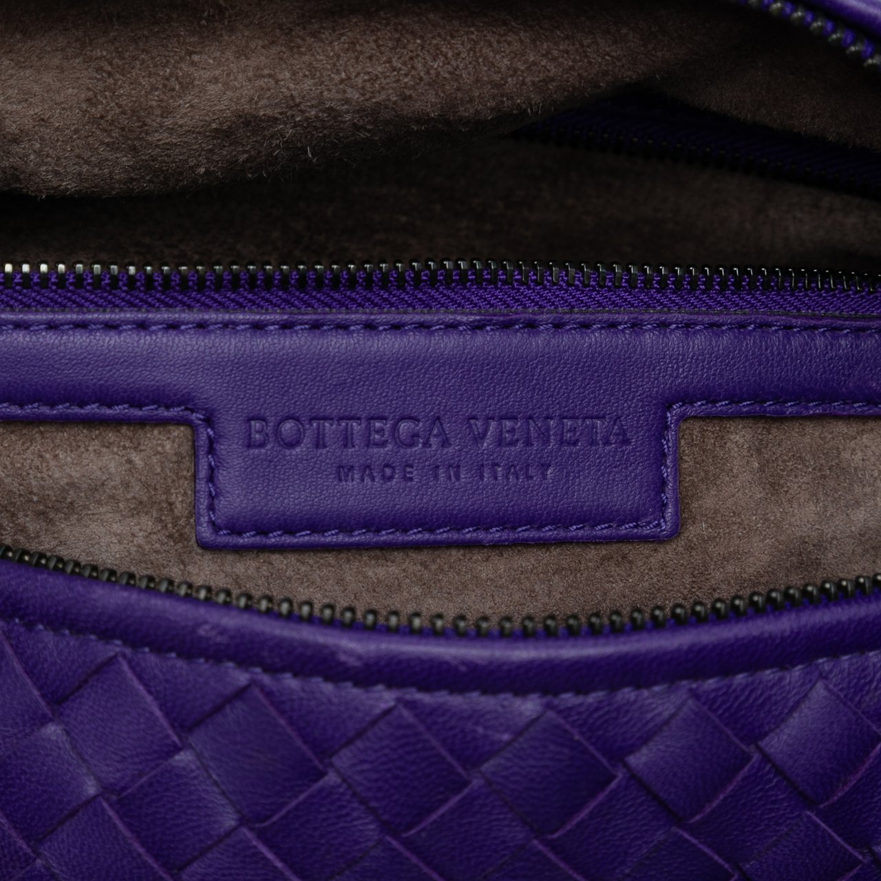 Bottega Veneta Nappa Intrecciato Montaigne Shoulder Bag Paars