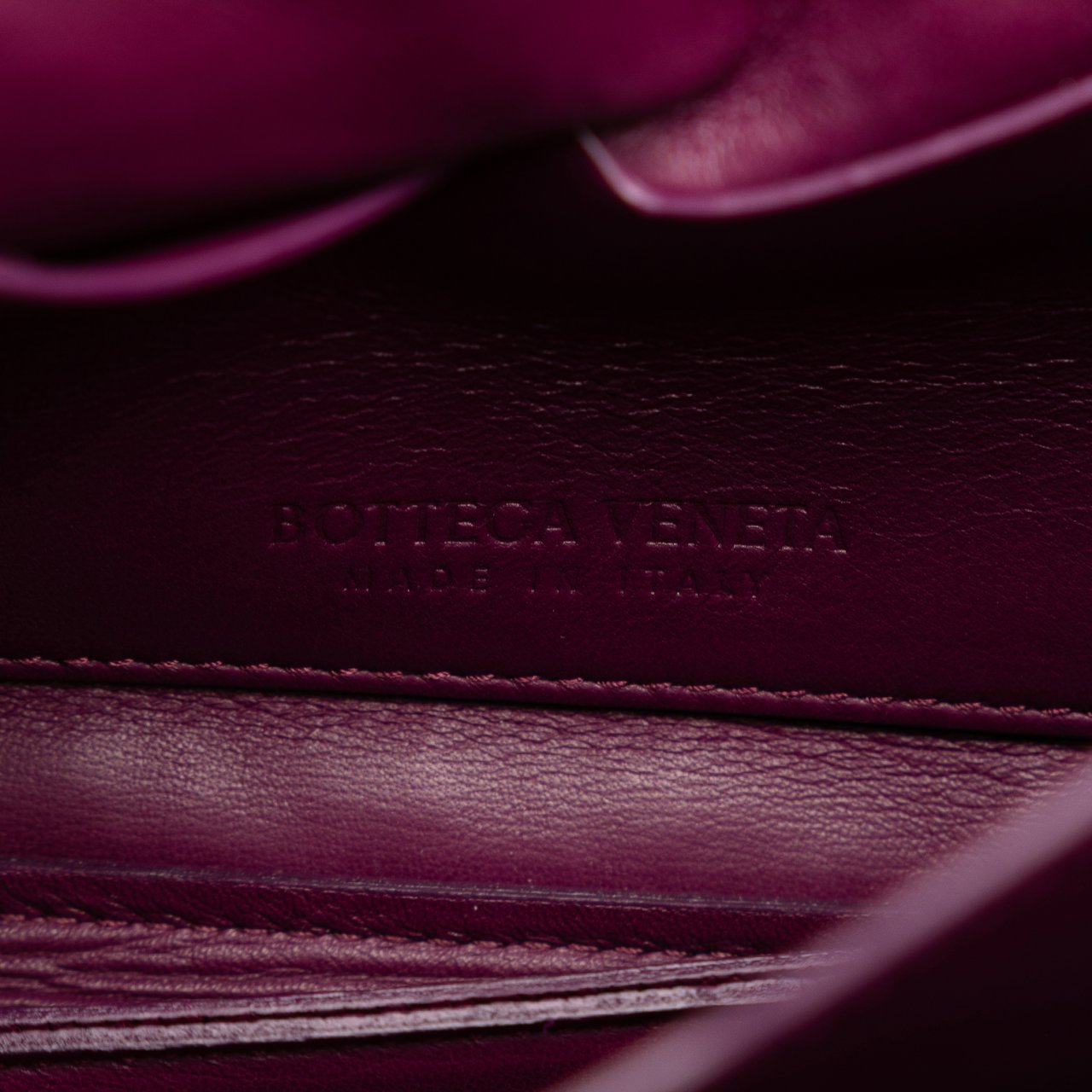 Bottega Veneta Mount Envelope Chain Bag Paars