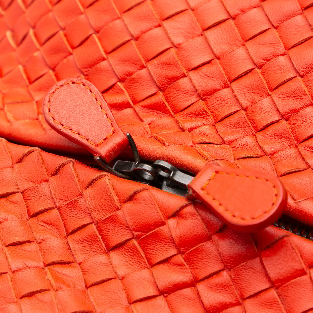 Bottega Veneta Nappa Intrecciato Cube Shoulder Bag Rood