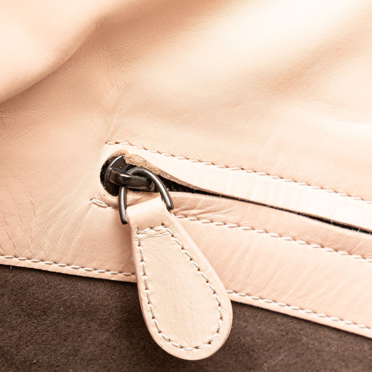 Bottega Veneta Leather Intrecciato Tote Roze