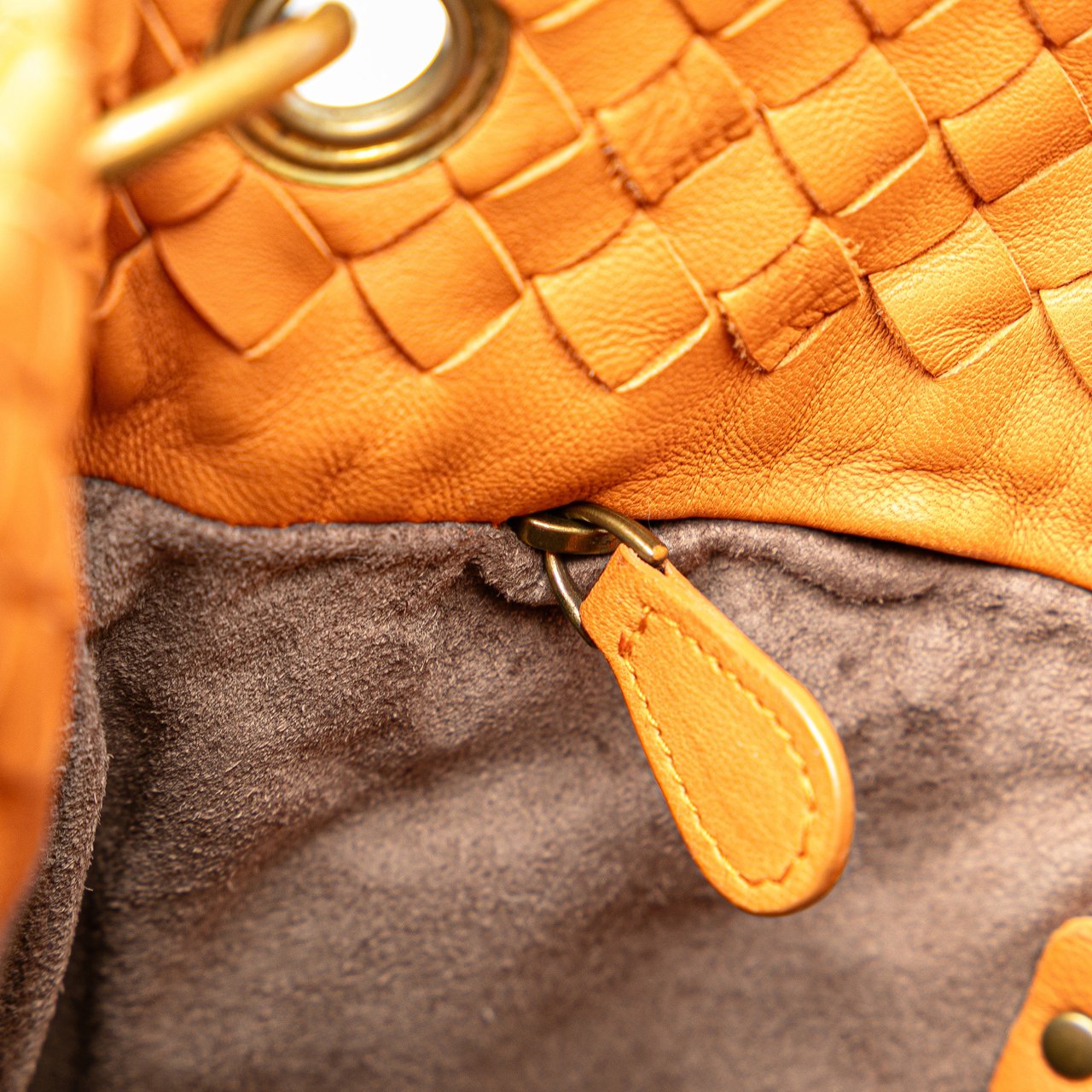 Bottega Veneta Leather Intrecciato Crossbody Oranje