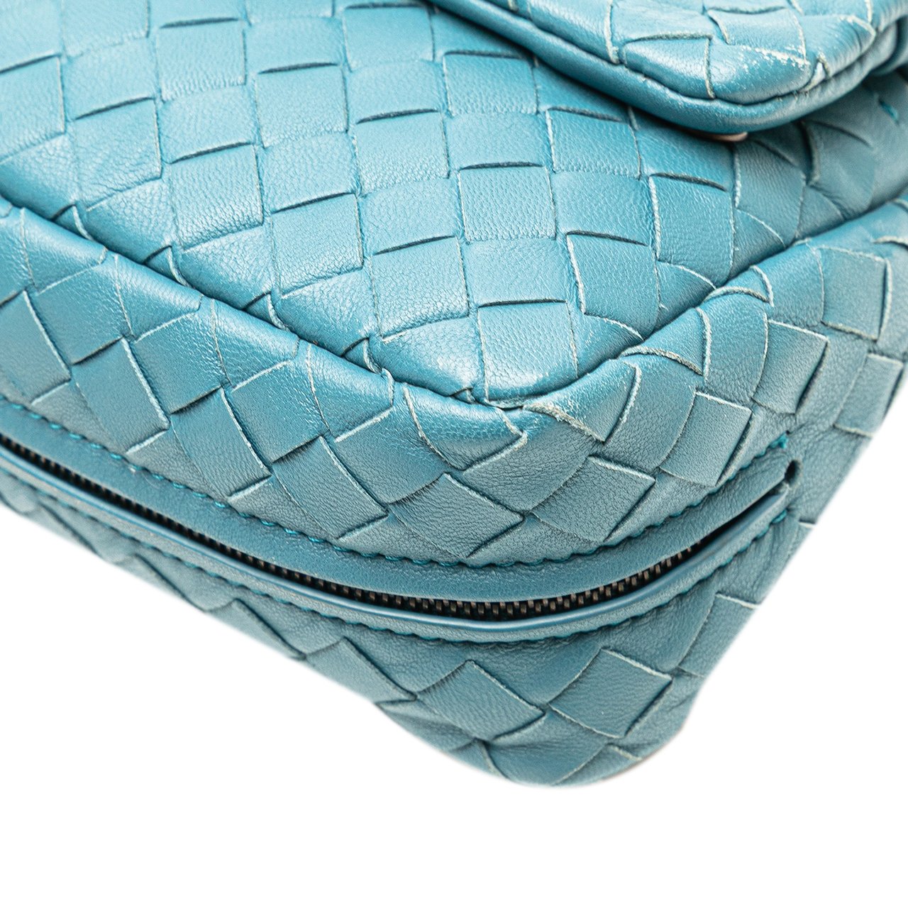 Bottega Veneta Mini Nappa Intrecciato Expandable Chain Crossbody Blauw