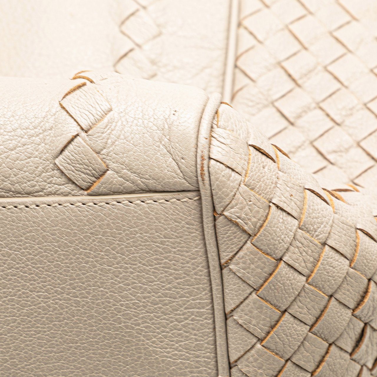Bottega Veneta Nappa Intrecciato Handbag Bruin
