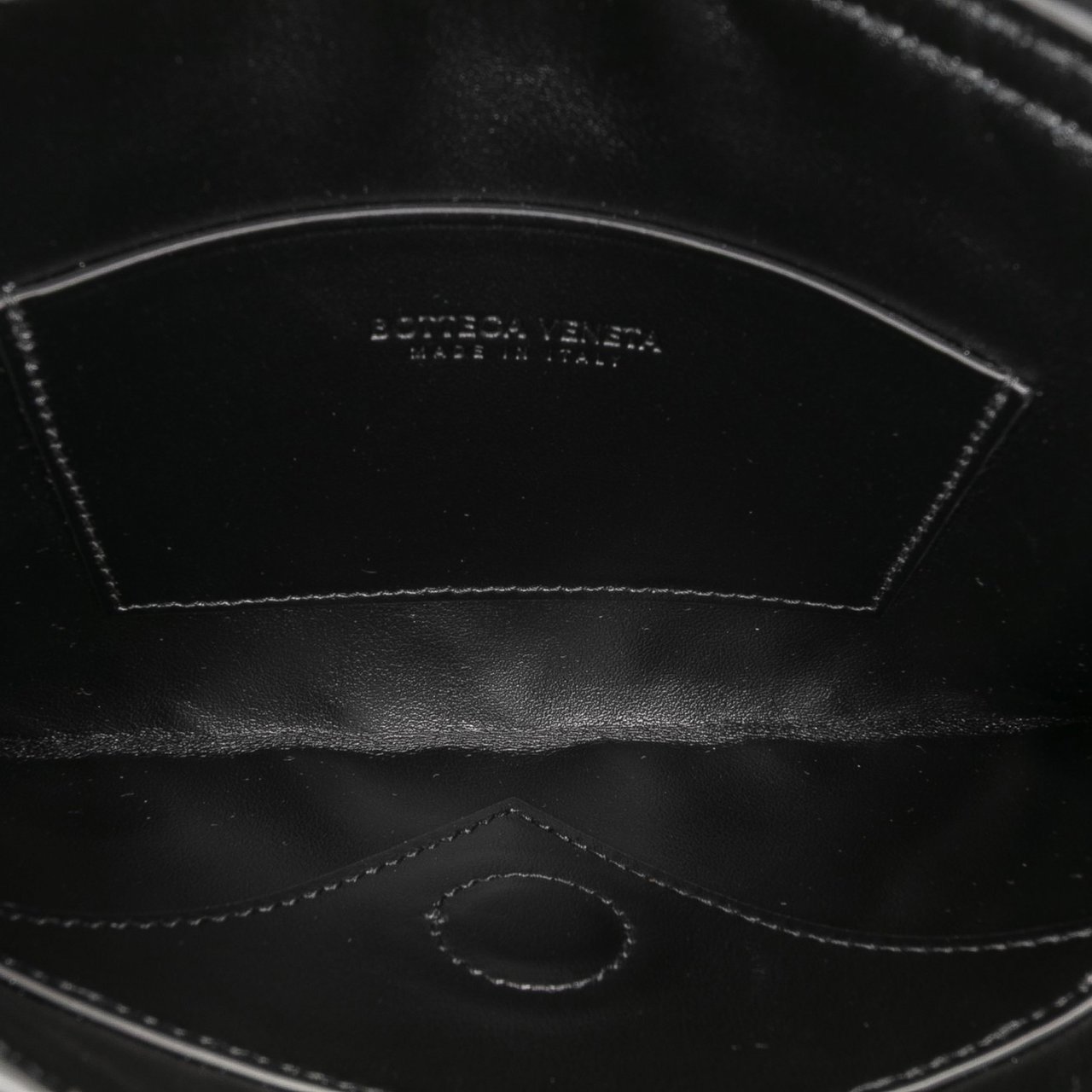 Bottega Veneta Calfskin Intrecciato Solstice Phone Pouch Zwart