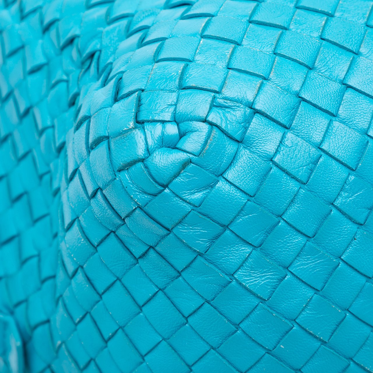 Bottega Veneta Nappa Intrecciato Cube Crossbody Blauw