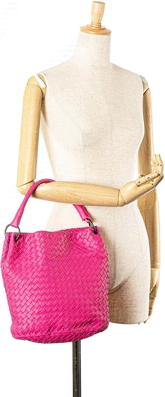 Bottega Veneta Nappa Intrecciato Bucket Bag Roze