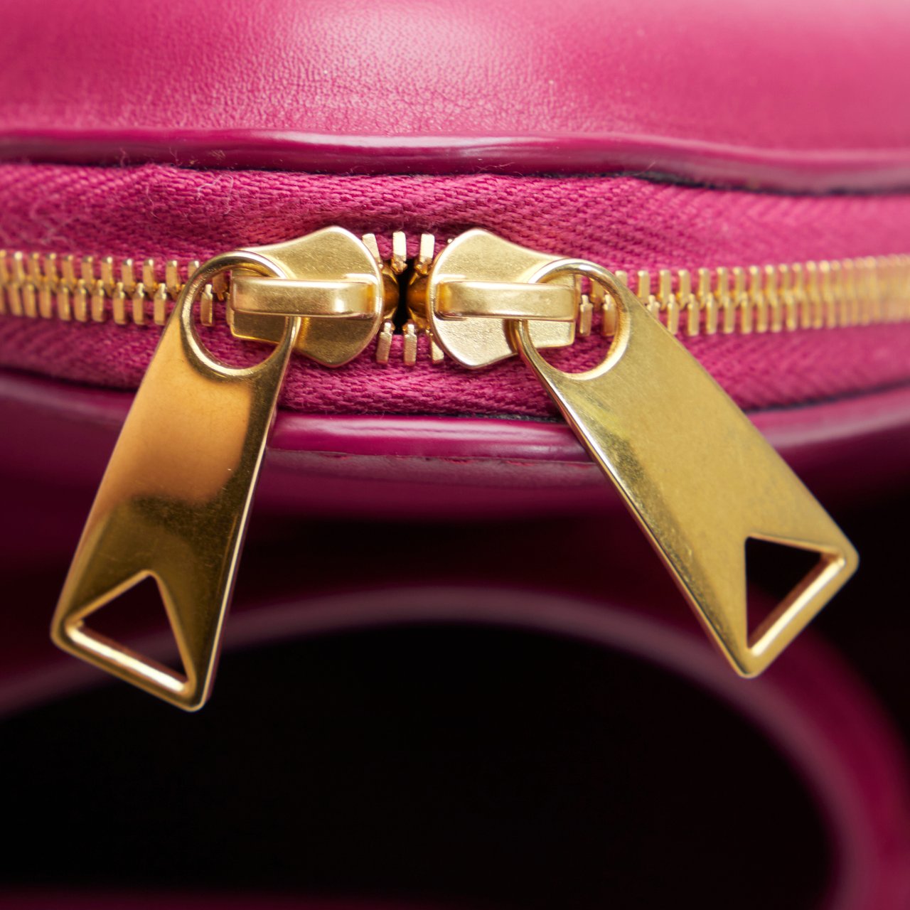 Bottega Veneta Beak Handbag Roze