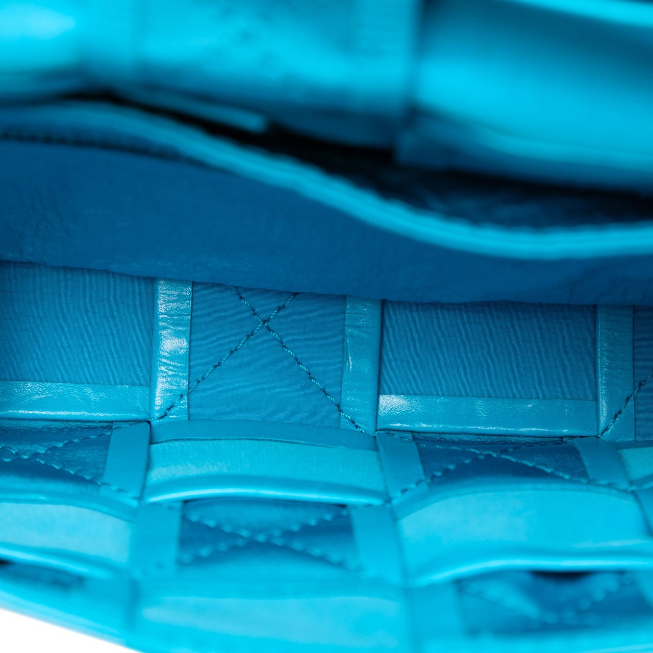 Bottega Veneta Small Paper Calfskin Intrecciato Cassette Crossbody Blauw