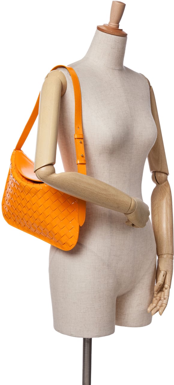 Bottega Veneta Brushed Calfskin Intrecciato Cradle Fold Over Shoulder Bag Oranje