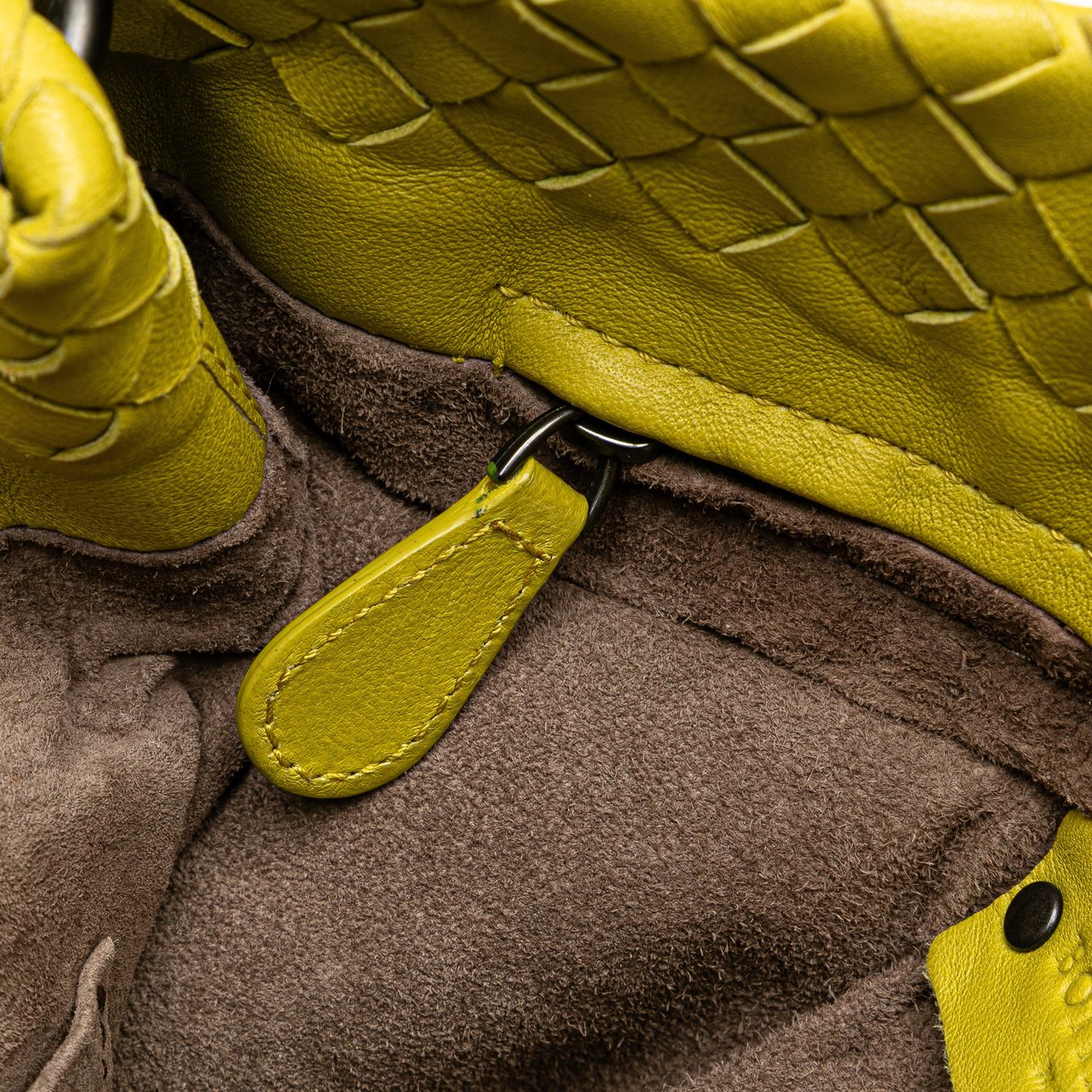 Bottega Veneta Nappa Intrecciato Bucket Bag Geel