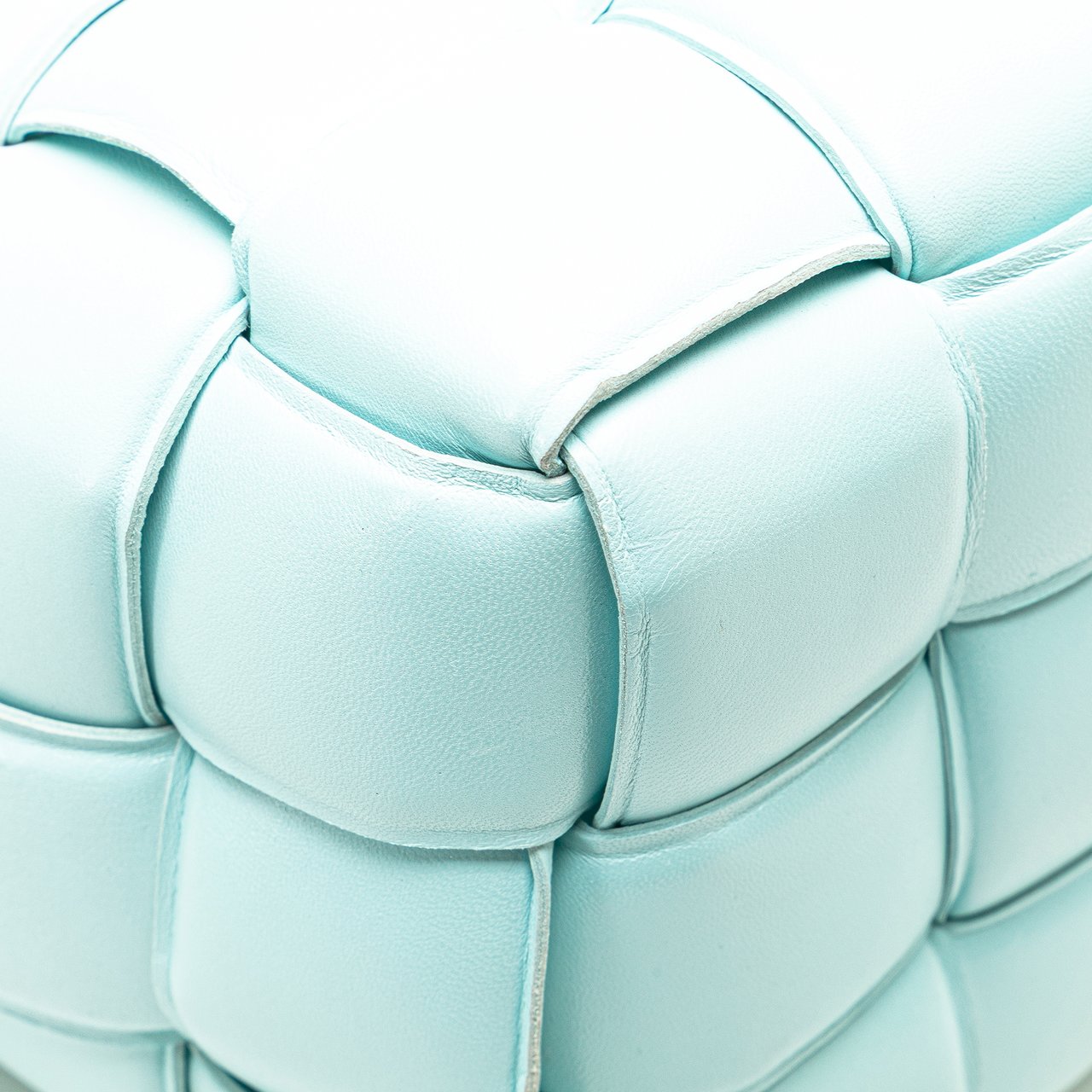 Bottega Veneta Large Lambskin Intreccio Padded Tote Blauw