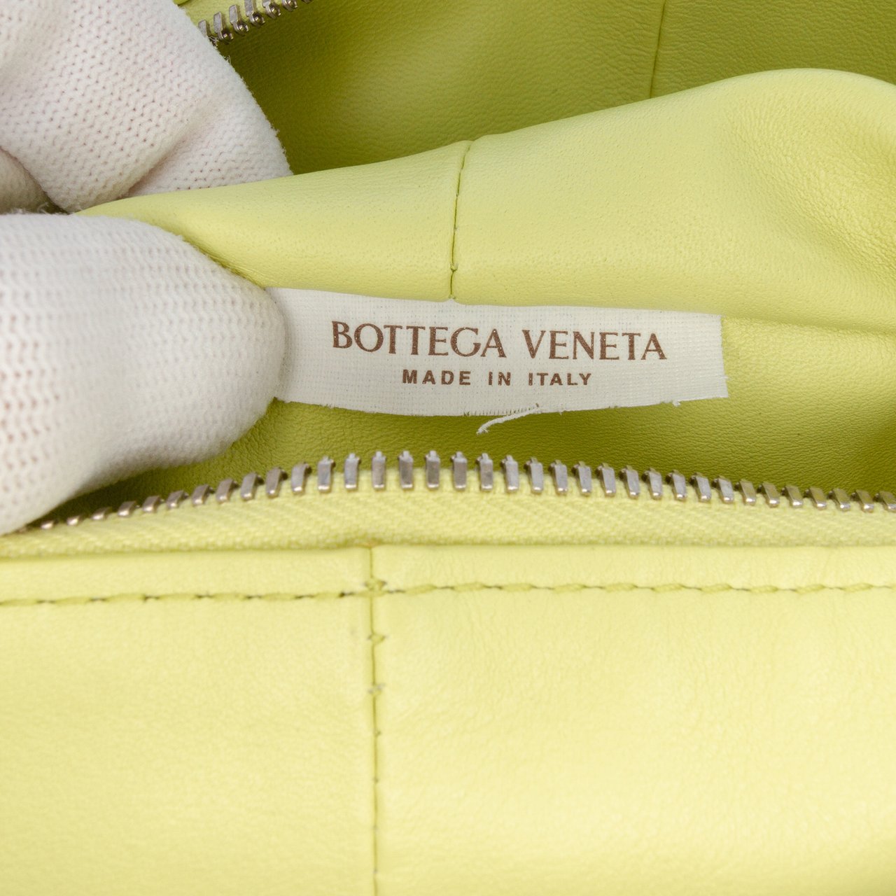 Bottega Veneta Mini Calfskin Double Knot Groen