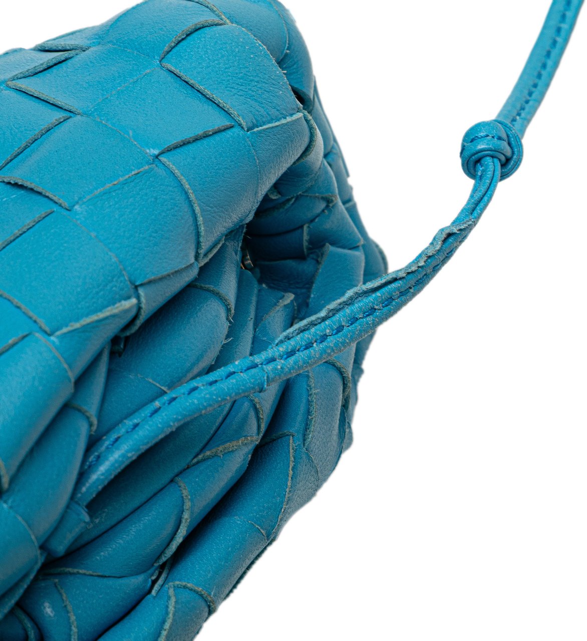 Bottega Veneta Nappa Intrecciato The Mini Pouch Crossbody Blauw