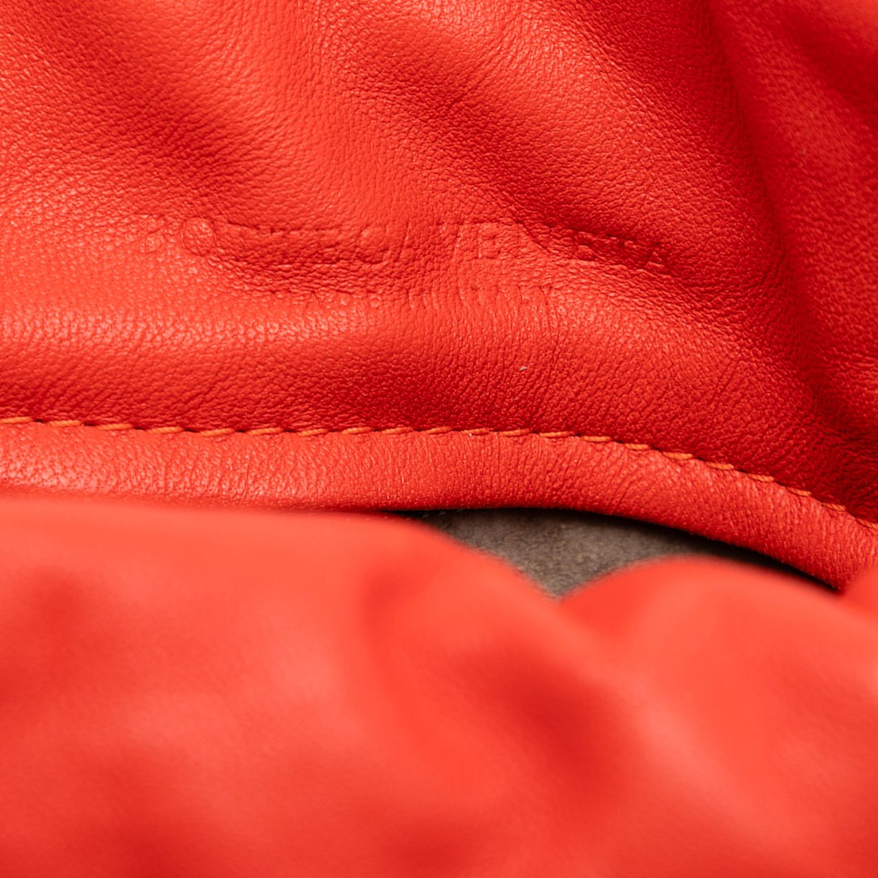 Bottega Veneta Nappa Intrecciato Drawstring Crossbody Oranje