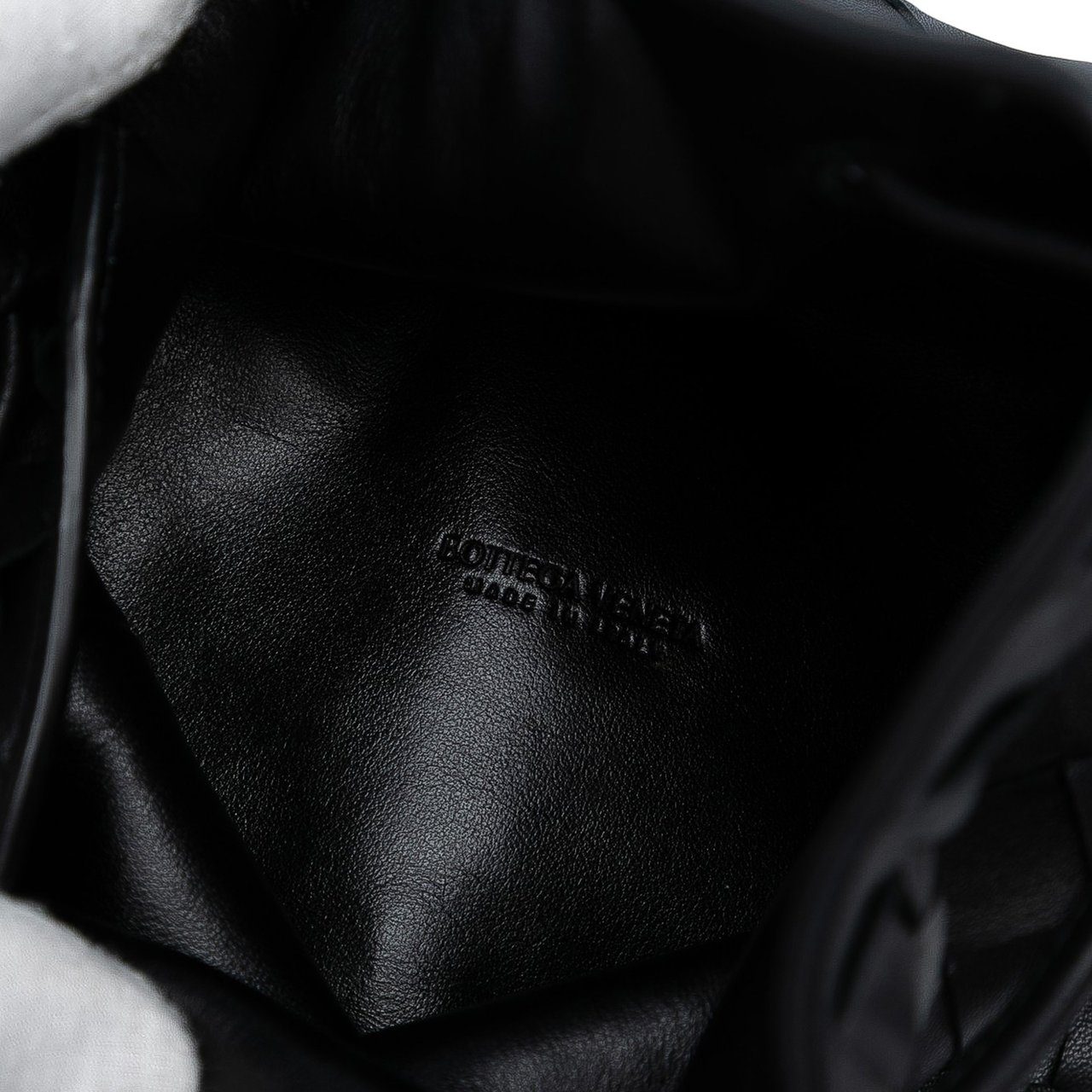 Bottega Veneta Small Nappa Intrecciato Bucket Bag Zwart