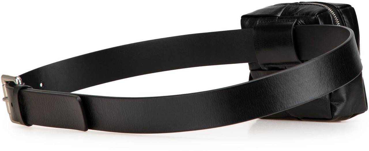 Bottega Veneta Paper Calfskin Intrecciato Cassette Belt Bag Zwart