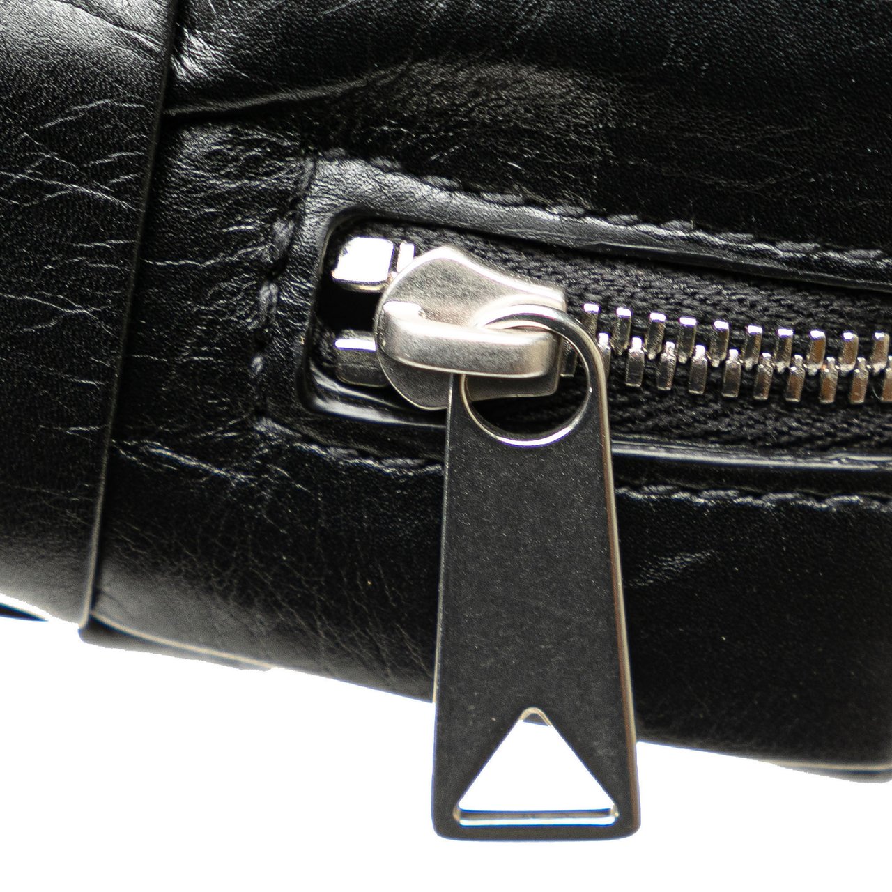Bottega Veneta Paper Calfskin Intrecciato Cassette Belt Bag Zwart