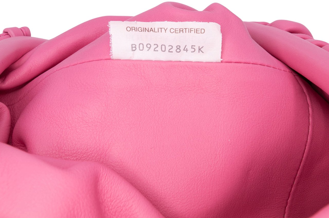 Bottega Veneta Lambskin The Mini Pouch Crossbody Roze