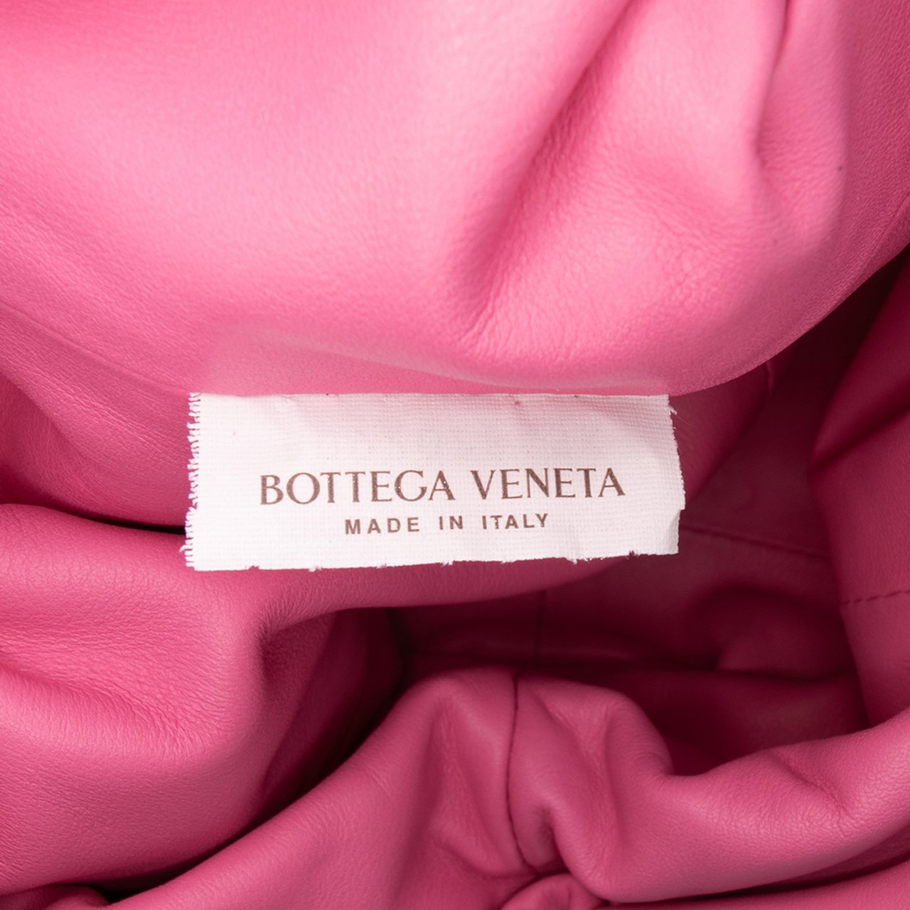Bottega Veneta Lambskin The Mini Pouch Crossbody Roze