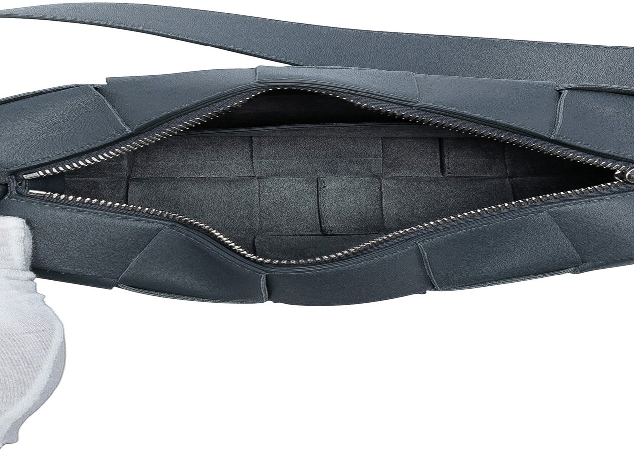 Bottega Veneta Small Lambskin Intrecciato Brick Cassette Grijs