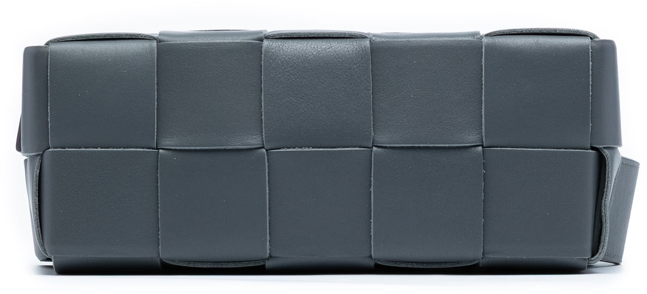 Bottega Veneta Small Lambskin Intrecciato Brick Cassette Grijs
