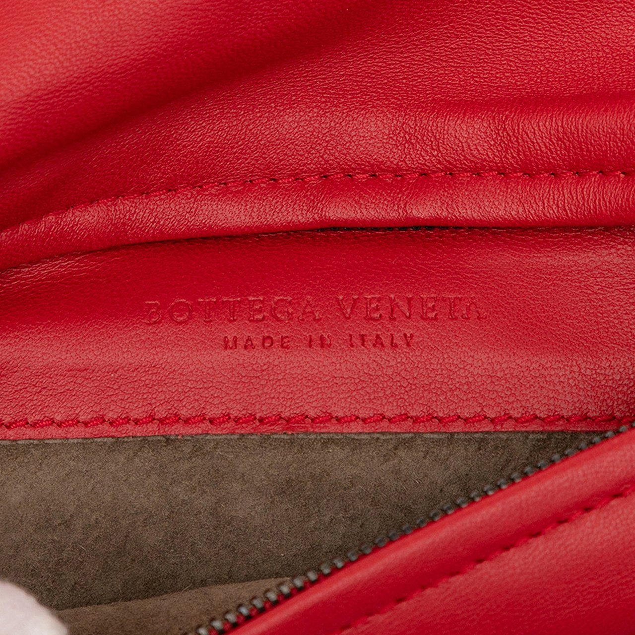 Bottega Veneta Nappa Intrecciato Turn Lock Clutch Rood