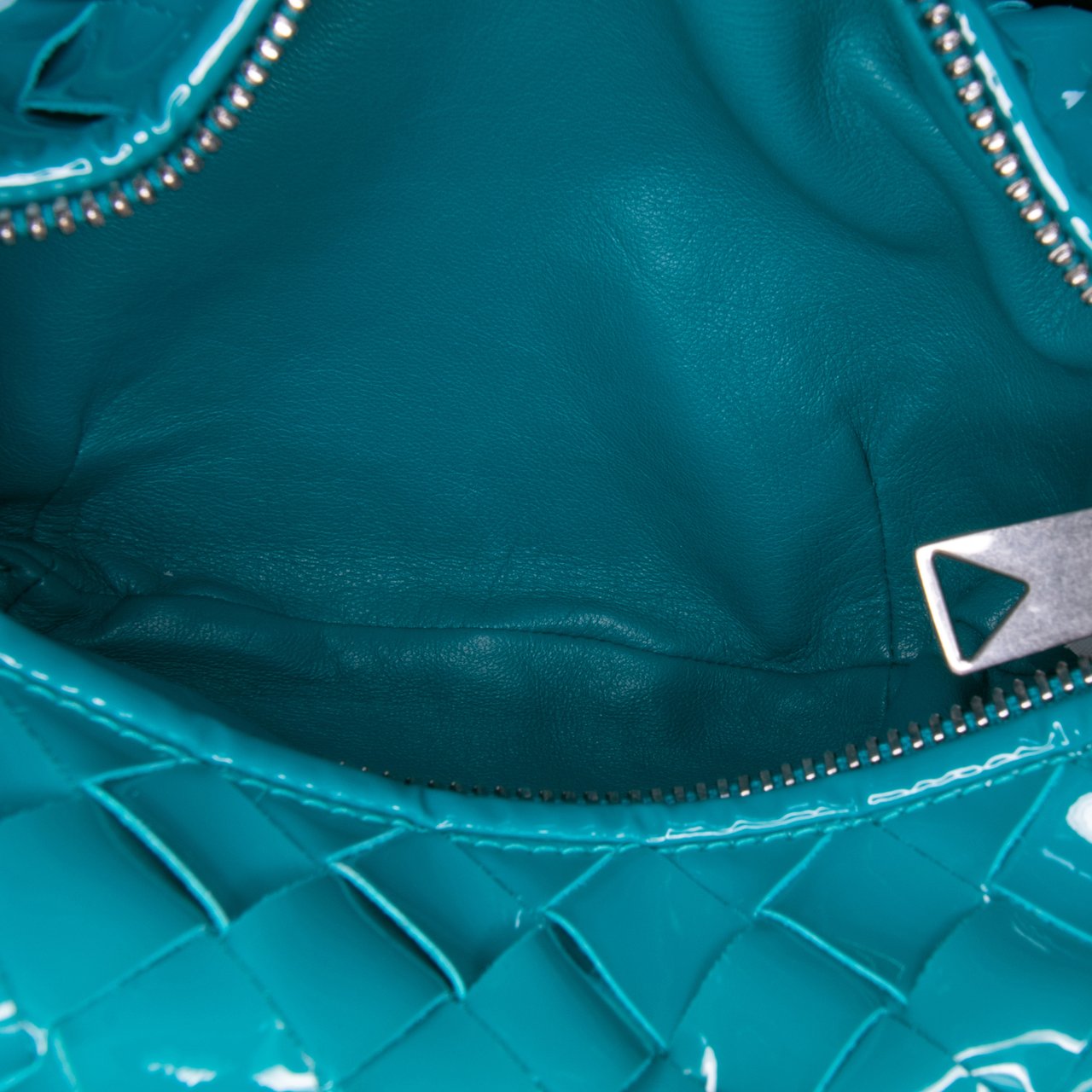 Bottega Veneta Mini Patent Intrecciato Jodie Blauw