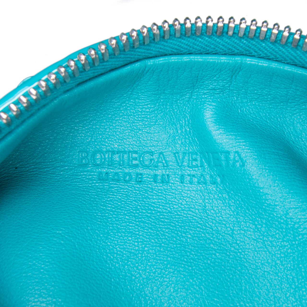Bottega Veneta Mini Patent Intrecciato Jodie Blauw